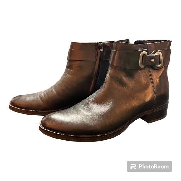 Geox ladies leather booties **these are black*** - Picture 1 of 6